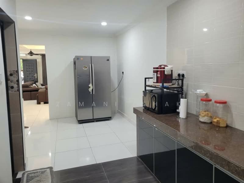 2-storey Terraced House for Sale in Taman Sentosa (Klang) - Zamani Ishak - Kitchen - PropertyGuru.com.my