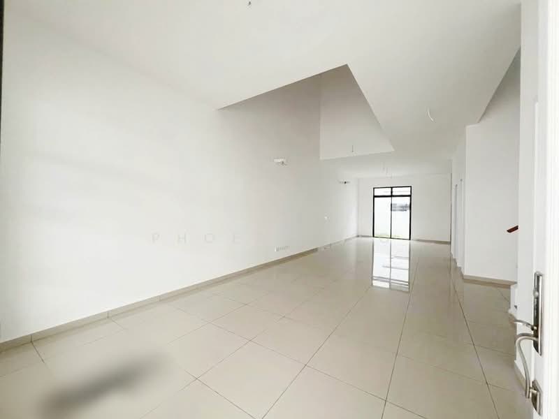 Attleborough / Tate Bilston 22'x65' @ Eco Botanic untuk Untuk Dijual - RM 1,550,000, Mac 2026 - Living Room - PropertyGuru.com.my