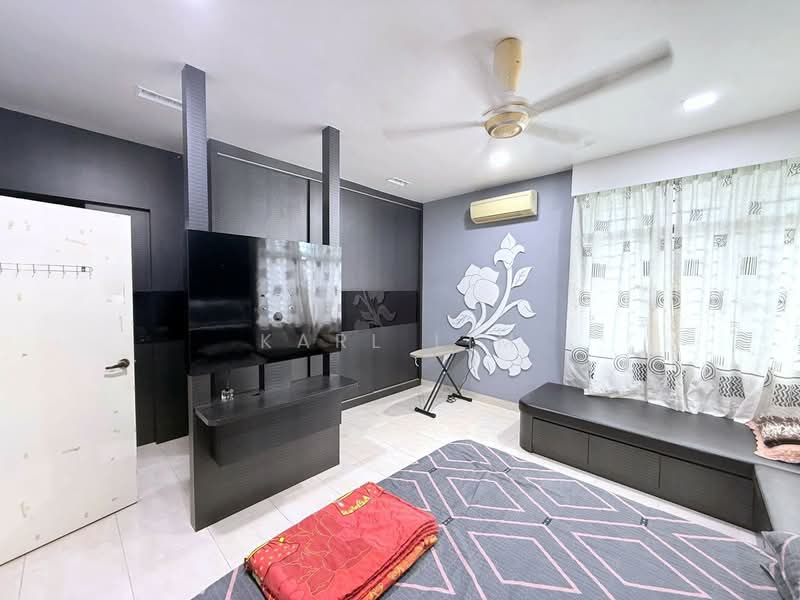 Cluster House for Sale in Taman Seri Austin (Tebrau) - Karl Lim - Bedroom - PropertyGuru.com.my