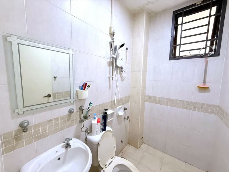 Cluster House for Sale in Taman Seri Austin (Tebrau) - Karl Lim - Bathroom - PropertyGuru.com.my