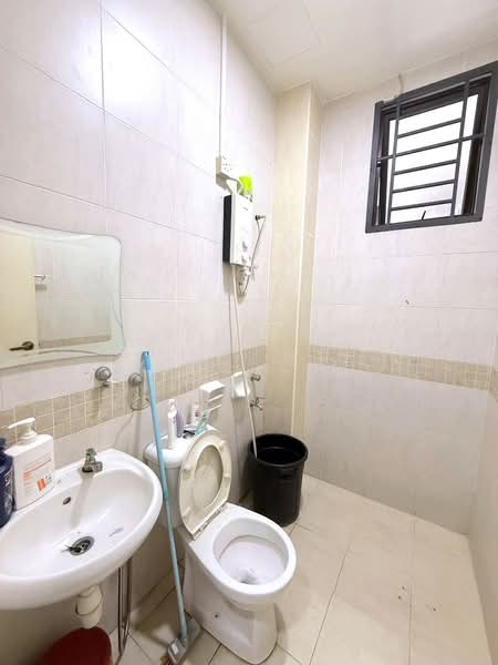 Cluster House for Sale in Taman Seri Austin (Tebrau) - Karl Lim - Bathroom - PropertyGuru.com.my