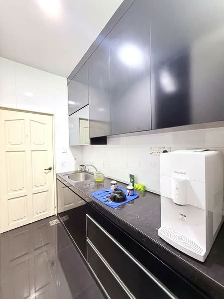 Cluster House for Sale in Taman Seri Austin (Tebrau) - Karl Lim - Kitchen - PropertyGuru.com.my