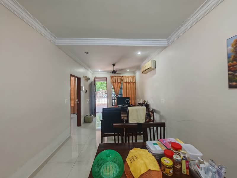 1-storey Terraced House for Sale in Bandar Bukit Raja (Klang) - Fazri Omar - Living Room - PropertyGuru.com.my