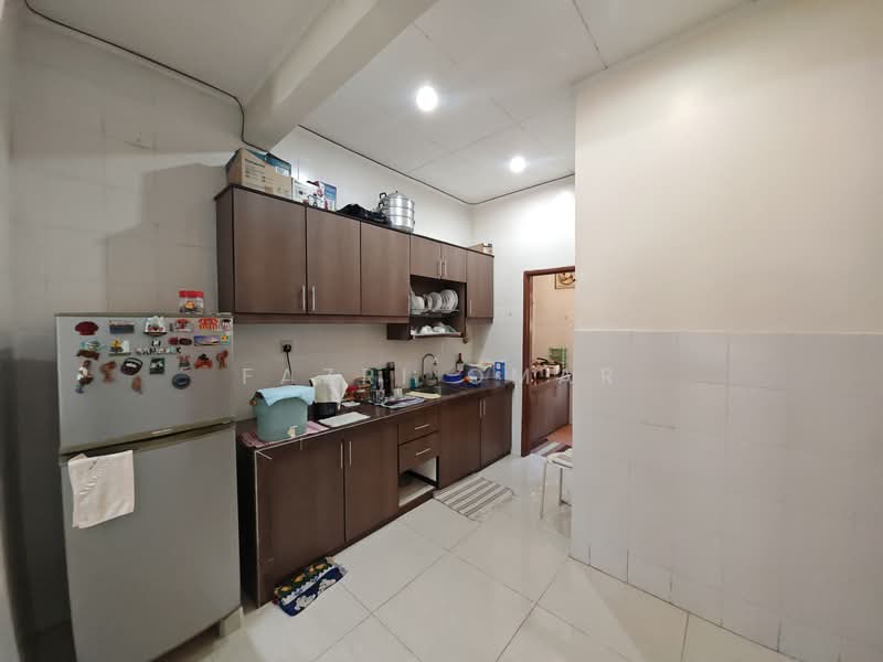 1-storey Terraced House for Sale in Bandar Bukit Raja (Klang) - Fazri Omar - Kitchen - PropertyGuru.com.my
