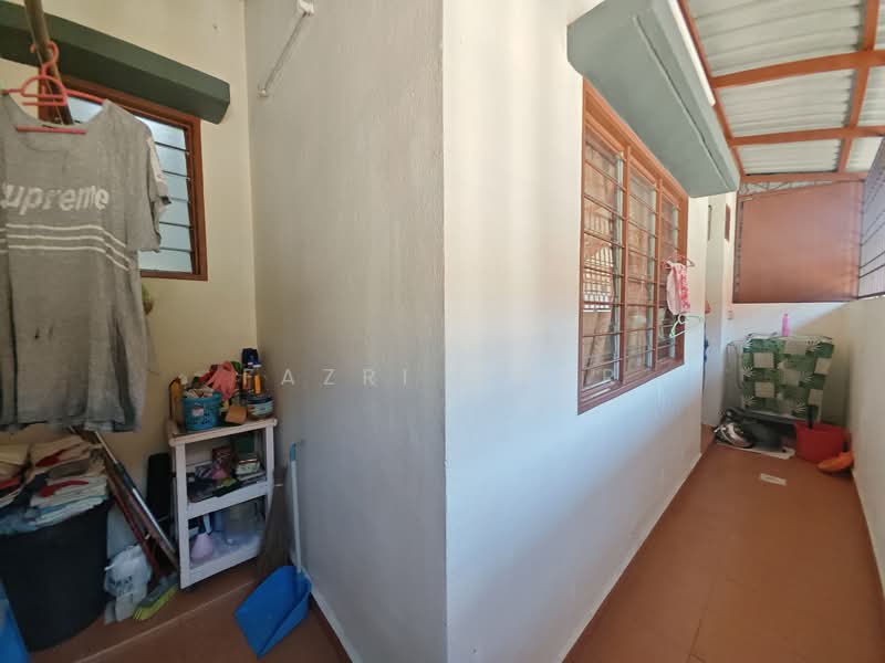1-storey Terraced House for Sale in Bandar Bukit Raja (Klang) - Fazri Omar - Corridor - PropertyGuru.com.my