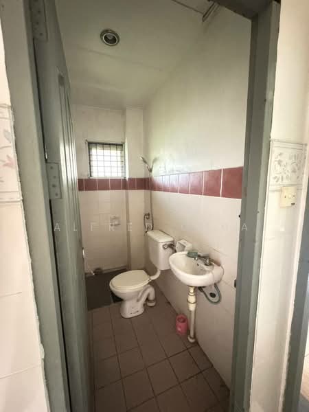 Taman Desa Ilmu untuk Untuk Dijual - RM 500,000, Mac 2026 - Bathroom - PropertyGuru.com.my