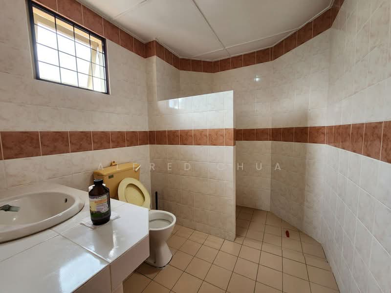 Semi-Detached House for Sale in Batu Kawa (Kuching) - Alfred Chua - Bathroom - PropertyGuru.com.my