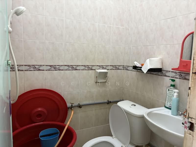 Taman Lagenda Mas untuk Untuk Dijual - RM 348,000, Mac 2026 - Bathroom - PropertyGuru.com.my