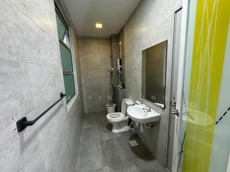 Cluster House for Sale in Taman Gaya (Ulu Tiram) - Calvin Wong - Bathroom - PropertyGuru.com.my