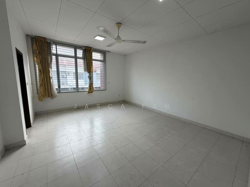 Nusa Bayu untuk Untuk Dijual - RM 588,000, Mac 2026 - Living Room - PropertyGuru.com.my