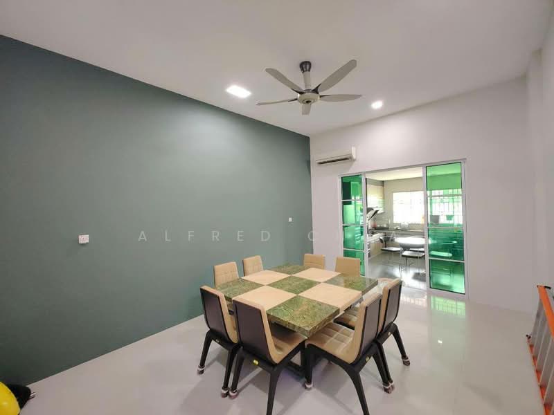 Semi-Detached House for Sale in Kuching (Sarawak) - Alfred Chua - Dining Room - PropertyGuru.com.my