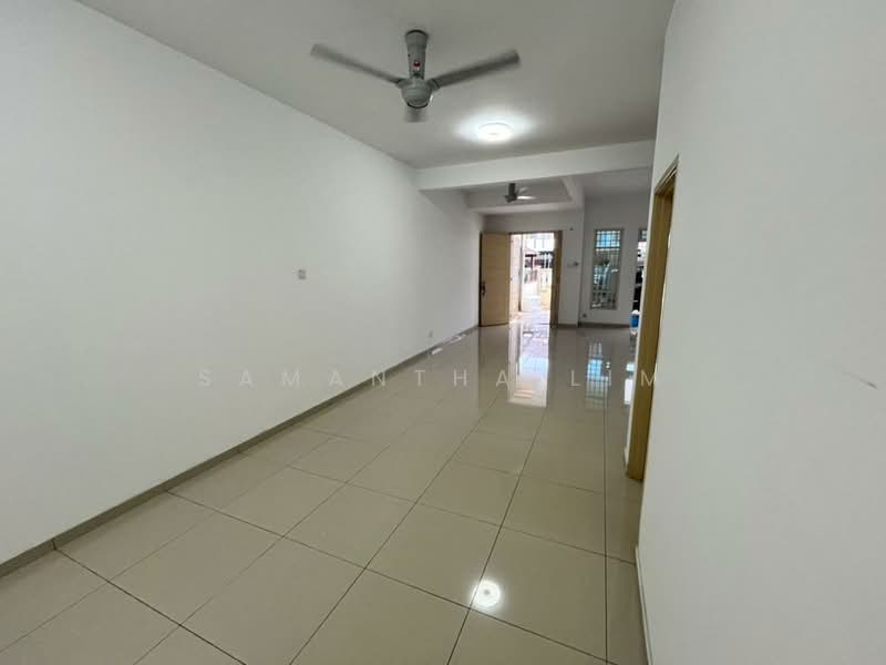 Taman Sri Pulai Perdana untuk Untuk Disewa - RM 2,100 /bulan, Mac 2026 - Living Room - PropertyGuru.com.my
