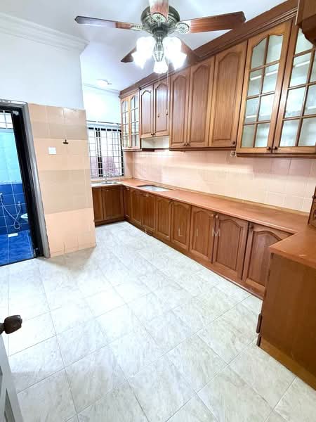 Taman Mount Austin untuk Untuk Dijual - RM 699,000, Mac 2026 - Kitchen - PropertyGuru.com.my