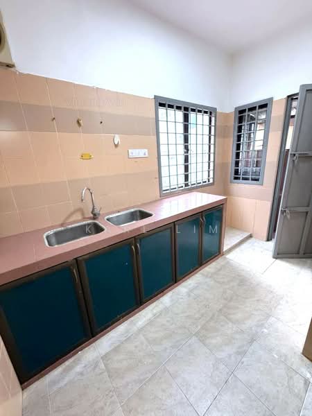 Taman Mount Austin untuk Untuk Dijual - RM 699,000, Mac 2026 - Kitchen - PropertyGuru.com.my
