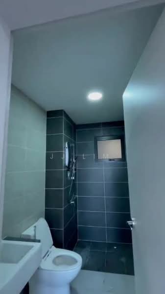 Servis Apartment untuk Disewa di M Oscar - JJ Lim - Bathroom - PropertyGuru.com.my