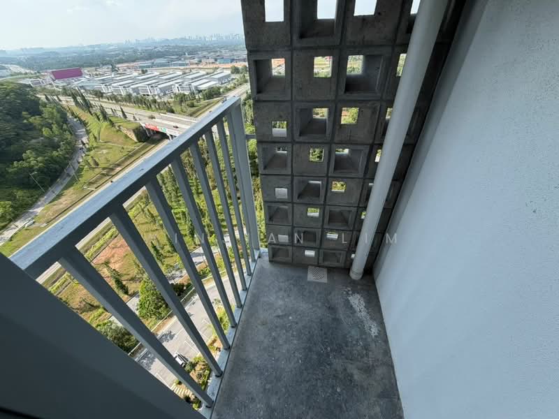 Tangerine Suites untuk Untuk Disewa - RM 1,200 /bulan, Mac 2026 - Balcony - PropertyGuru.com.my