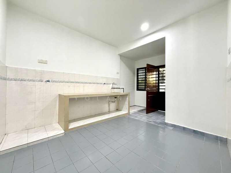 2-storey Terraced House for Sale in Taman Selesa Jaya (Iskandar Puteri (Nusajaya)) - Yoland . - Kitchen - PropertyGuru.com.my