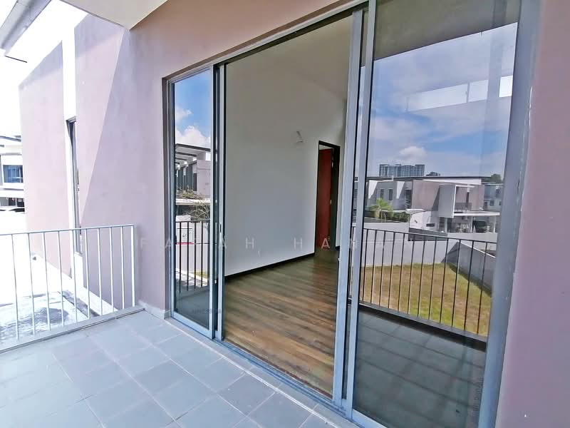 Terraced House for Sale in Semenyih (Selangor) - Farah Hanan - Balcony V2 - PropertyGuru.com.my