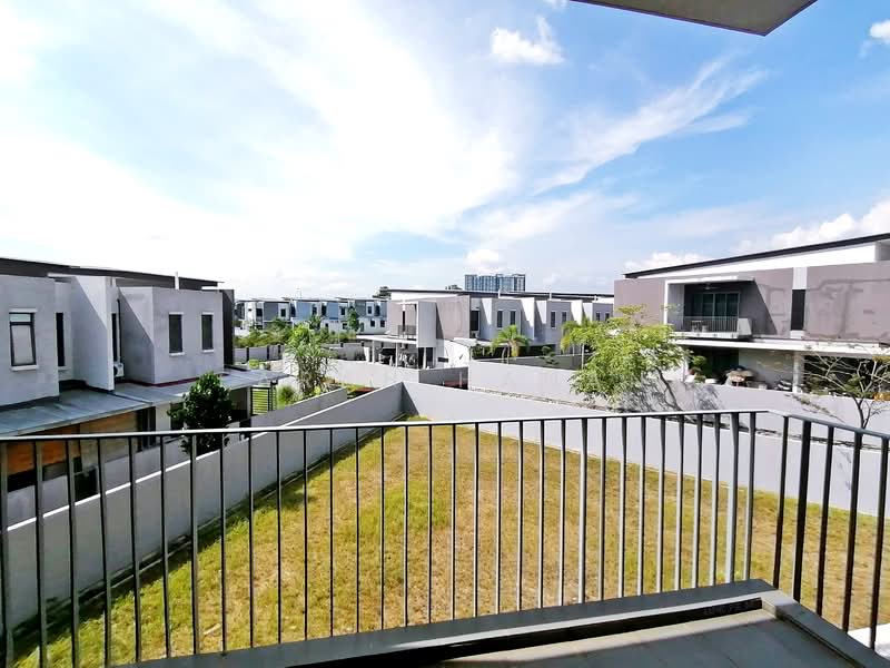 Terraced House for Sale in Semenyih (Selangor) - Farah Hanan - Balcony V3 - PropertyGuru.com.my
