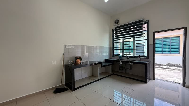 1-storey Terraced House for Rent in Taman Putera Indah (Muar) - Micole Tan - Kitchen - PropertyGuru.com.my
