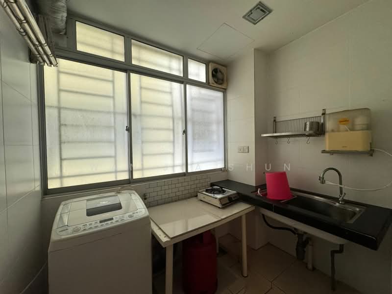 Condominium for Rent at Platinum Lake PV 10 - Wan Jia Shun - Kitchen - PropertyGuru.com.my