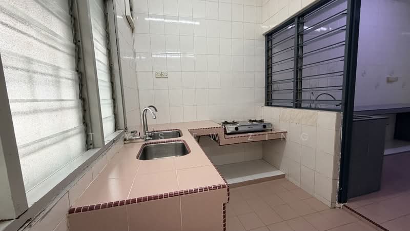 Rumah Teres 2 Tingkat untuk Dijual di Serdang (Seri Kembangan) - Tey Siew Zing - Kitchen - PropertyGuru.com.my