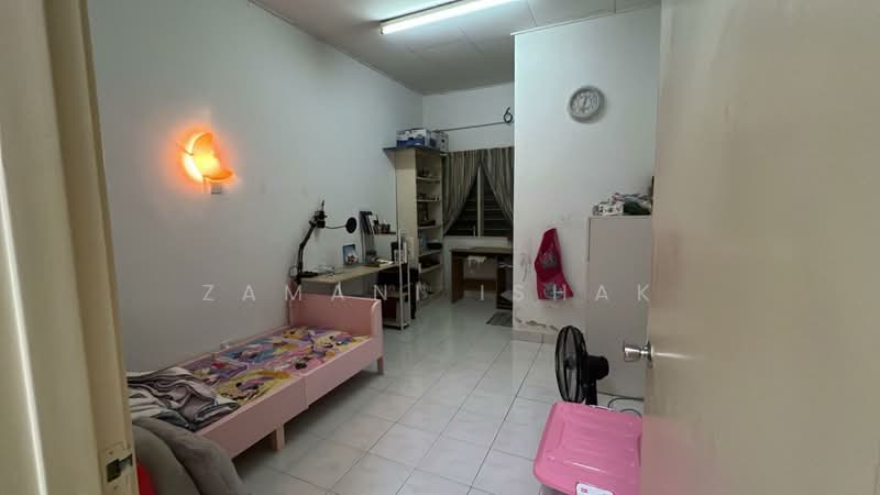2.5-storey Terraced House for Sale in Balakong (Selangor) - Zamani Ishak - Bedroom - PropertyGuru.com.my
