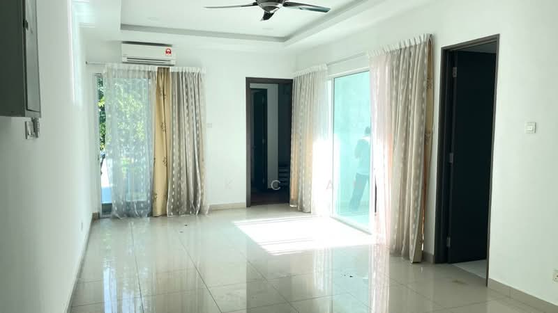 Semi-Detached House for Rent in Kota Damansara (Selangor) - Yik Chan - Living Room - PropertyGuru.com.my