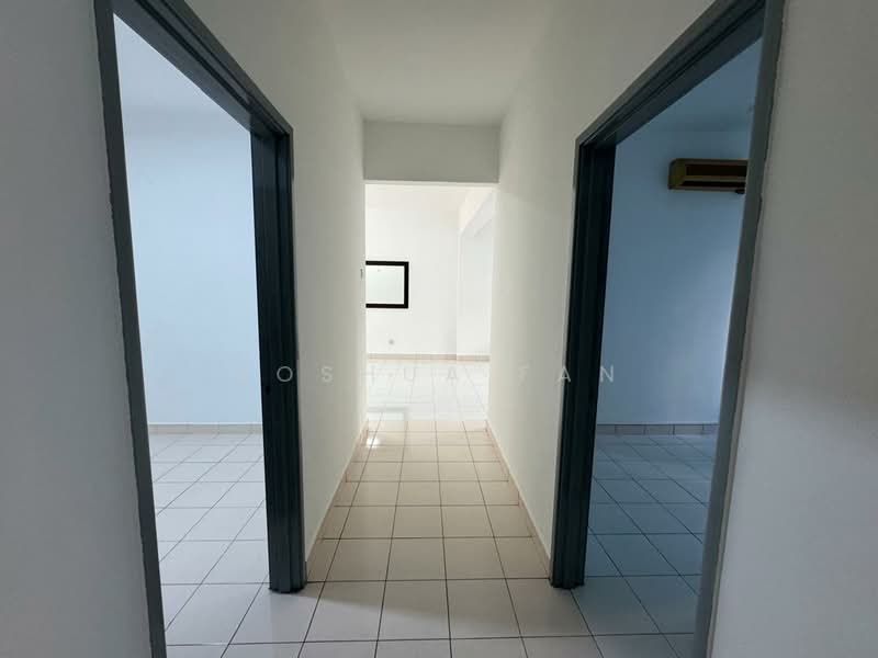 Apartment for Sale at Sri Bayu Apartments - Joshua Fan - Corridor - PropertyGuru.com.my