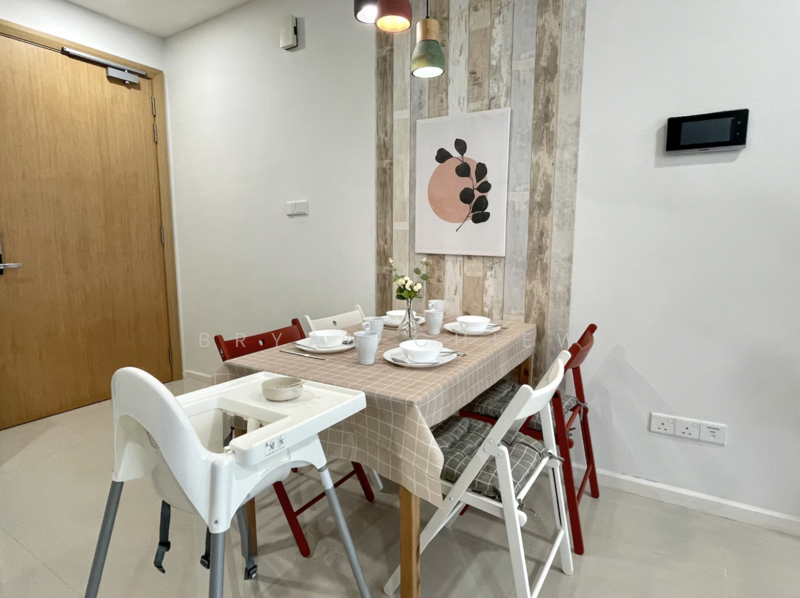 Service Residence for Sale at Suasana Iskandar Malaysia - Bryan Chiew - Dining Room - PropertyGuru.com.my