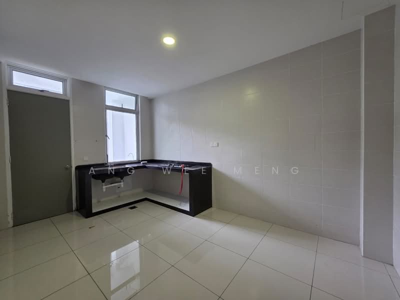 2-storey Terraced House for Rent in Taman Mount Austin (Tebrau) - Ang Wee Meng - Kitchen - PropertyGuru.com.my