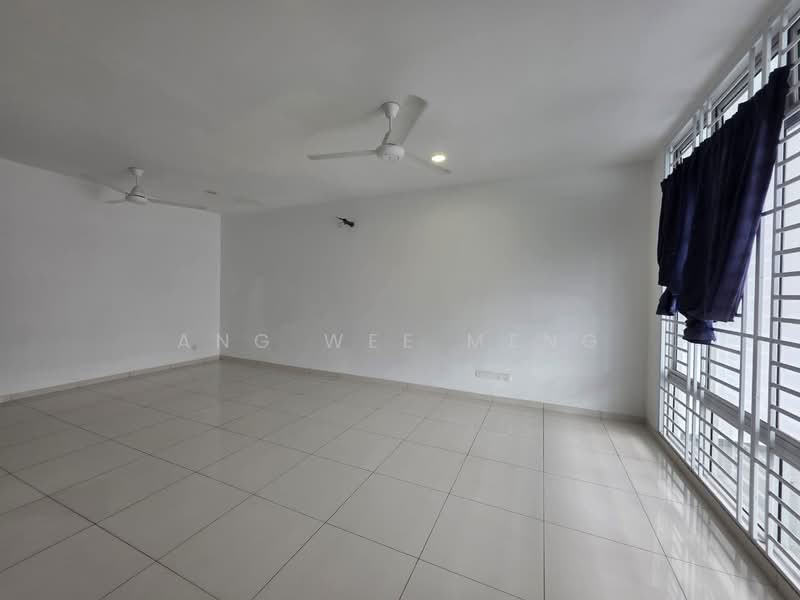 2-storey Terraced House for Rent in Taman Mount Austin (Tebrau) - Ang Wee Meng - Living Room - PropertyGuru.com.my