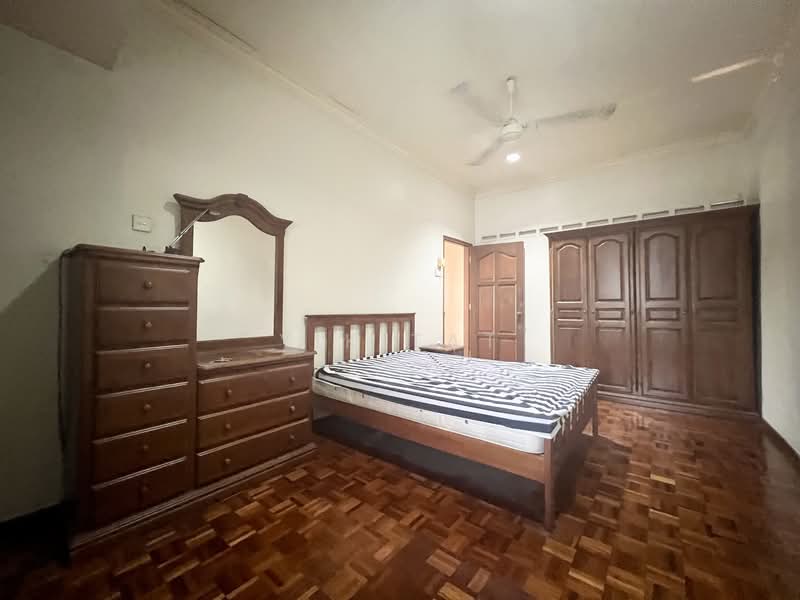 Semi-Detached House for Sale in Taman Pelangi (Johor Bahru) - Yik Tat - PropertyGuru.com.my