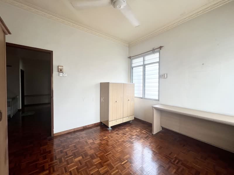 Semi-Detached House for Sale in Taman Pelangi (Johor Bahru) - Yik Tat - PropertyGuru.com.my