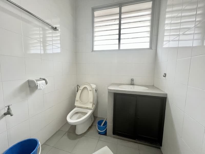 Semi-Detached House for Sale in Taman Pelangi (Johor Bahru) - Yik Tat - PropertyGuru.com.my