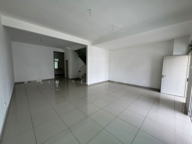 2-storey Terraced House for Sale in Bandar Putra (Kulai) - Sin Yee Chong - Living Room - PropertyGuru.com.my