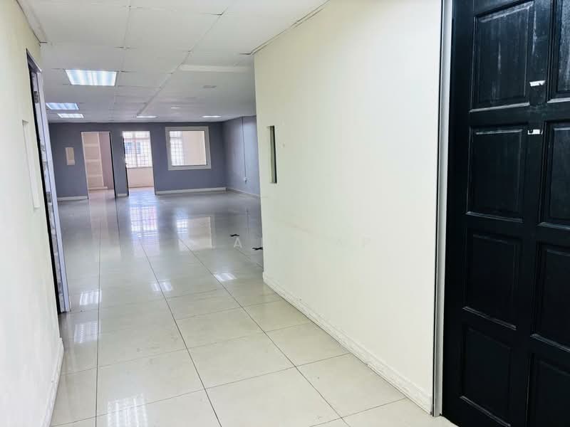Shop / Office for Rent in Taman Molek (Johor Bahru) - Alan Yap - Interior - PropertyGuru.com.my