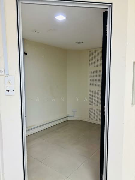 Shop / Office for Rent in Taman Molek (Johor Bahru) - Alan Yap - Interior - PropertyGuru.com.my