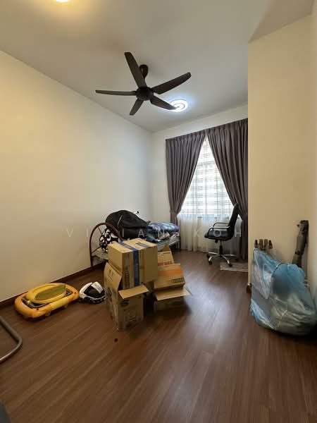 2-storey Terraced House for Sale in Bandar Bukit Tinggi (Klang) - Vivian Koh - Bedroom - PropertyGuru.com.my
