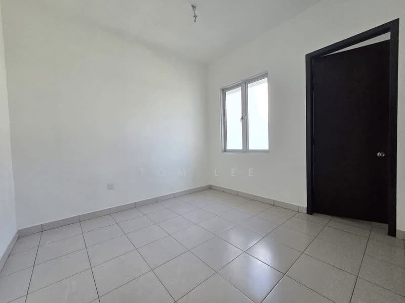 2-storey Terraced House for Sale in Bandar Bukit Raja (Klang) - Tom Lee - Interior - PropertyGuru.com.my