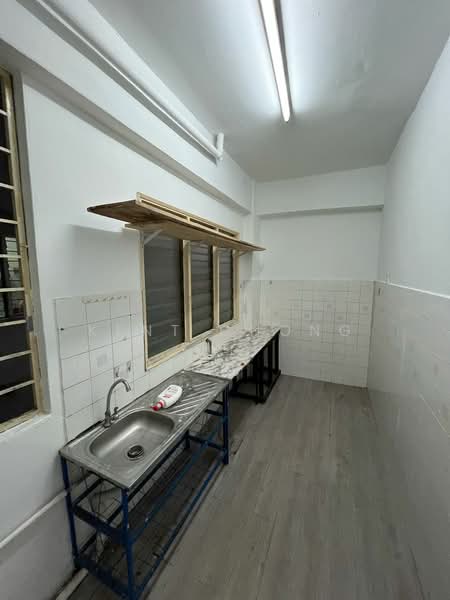 Flat for Rent at Taman Bukit Mutiara - Kent Chong - Kitchen - PropertyGuru.com.my