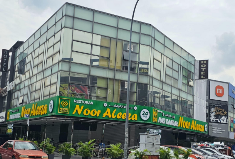 Shop / Office for Sale in Sungai Besi (Kuala Lumpur) - Robert Tan - Exterior - PropertyGuru.com.my