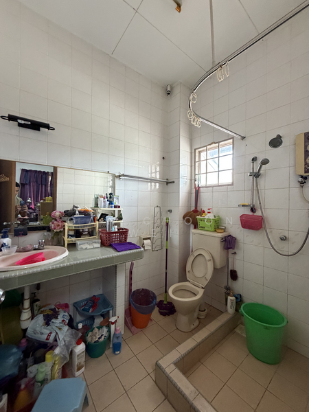 2-storey Terraced House for Sale in Usj 13 (Subang Jaya) - Gan Choon Wei - Bathroom - PropertyGuru.com.my