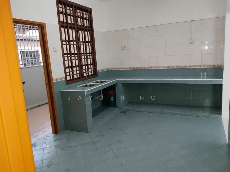 2-storey Terraced House for Sale in Taman Tampoi Indah (Tampoi) - Jayden Ng - Kitchen - PropertyGuru.com.my
