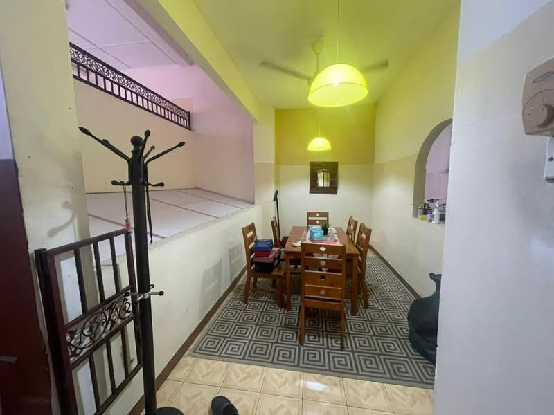 2.5-storey Terraced House for Sale in Taman Bukit Kelisa (Seremban) - Faiza Aziz - Dining Room - PropertyGuru.com.my