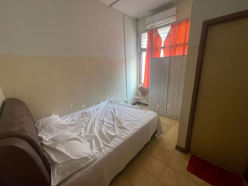 2.5-storey Terraced House for Sale in Taman Bukit Kelisa (Seremban) - Faiza Aziz - Bedroom - PropertyGuru.com.my