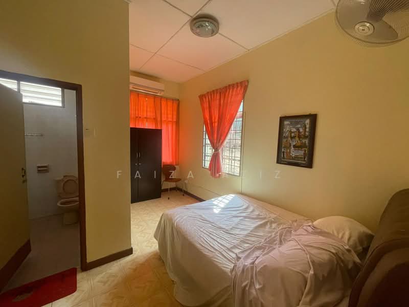 2.5-storey Terraced House for Sale in Taman Bukit Kelisa (Seremban) - Faiza Aziz - Bedroom - PropertyGuru.com.my