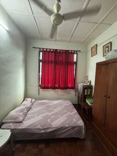 2-storey Terraced House for Sale in Taman Pekaka (Sungai Dua) - Jayden Soon - Bedroom - PropertyGuru.com.my