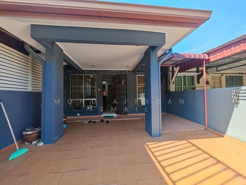 Jalan Makyong Bandar Bukit Raja untuk Untuk Dijual - RM 490,000, Apr 2026 - Exterior - PropertyGuru.com.my