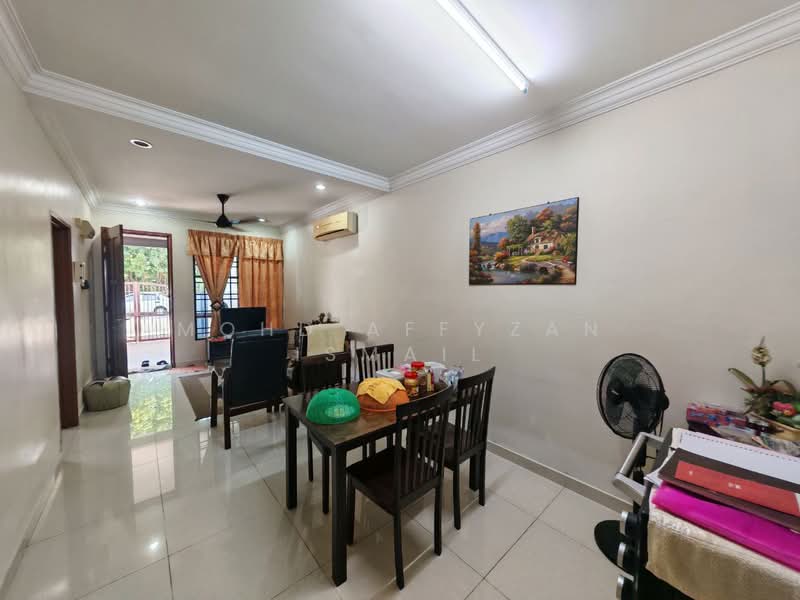 Jalan Makyong Bandar Bukit Raja untuk Untuk Dijual - RM 490,000, Apr 2026 - Living Room - PropertyGuru.com.my